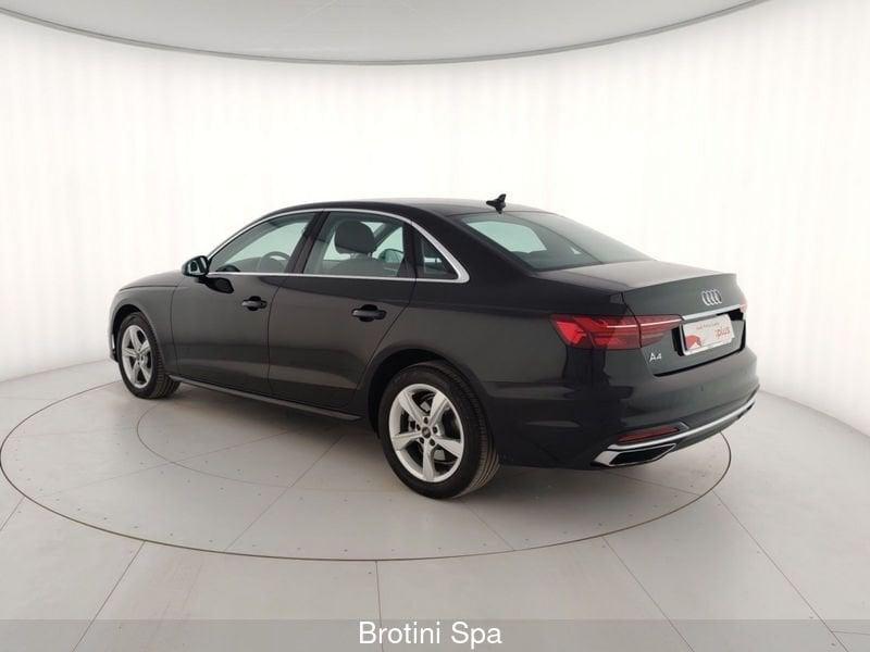 Audi A4 30 TDI/136 CV S tronic Business Advanced