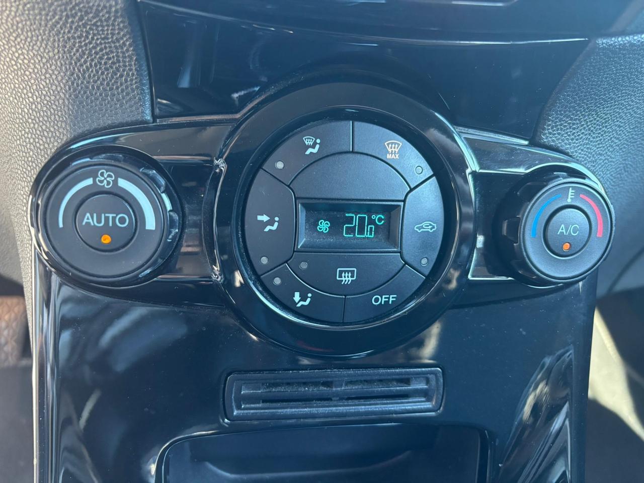 Ford Fiesta 1.4 Benz GPL