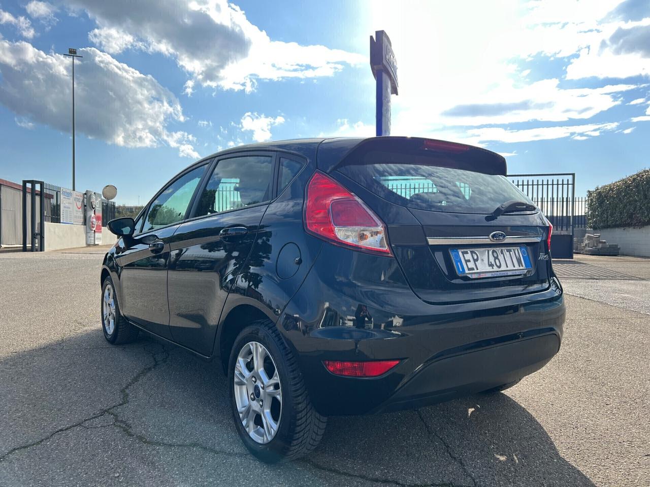 Ford Fiesta 1.4 5p. Bz.- GPL Titanium - 2013