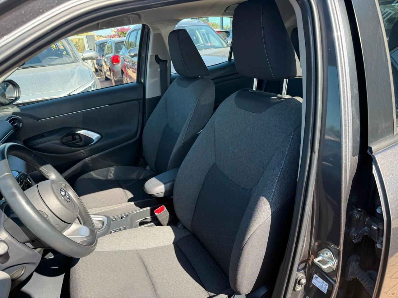 Toyota Yaris 1.5 Hybrid 5 porte Business