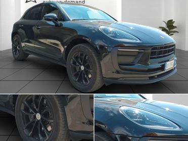 Porsche Macan 2.0 Iva esposta