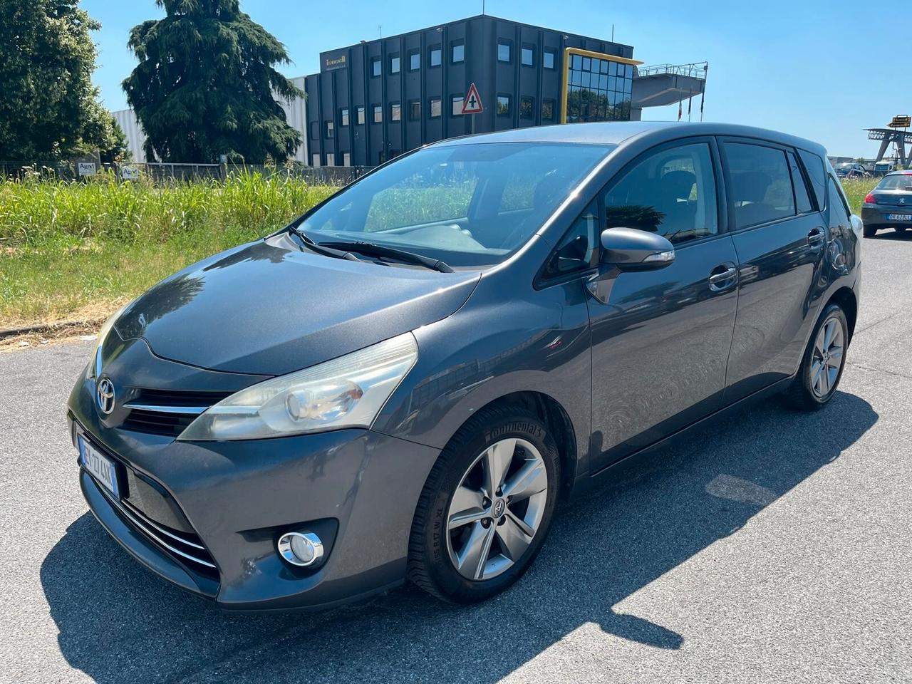 Toyota Verso 1.6 D-4D **7POSTI**