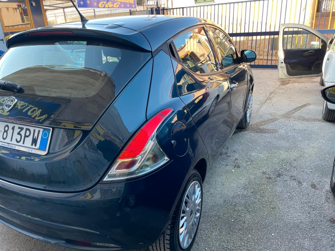 Lancia Ypsilon 1.2 69 CV 5 porte Silver
