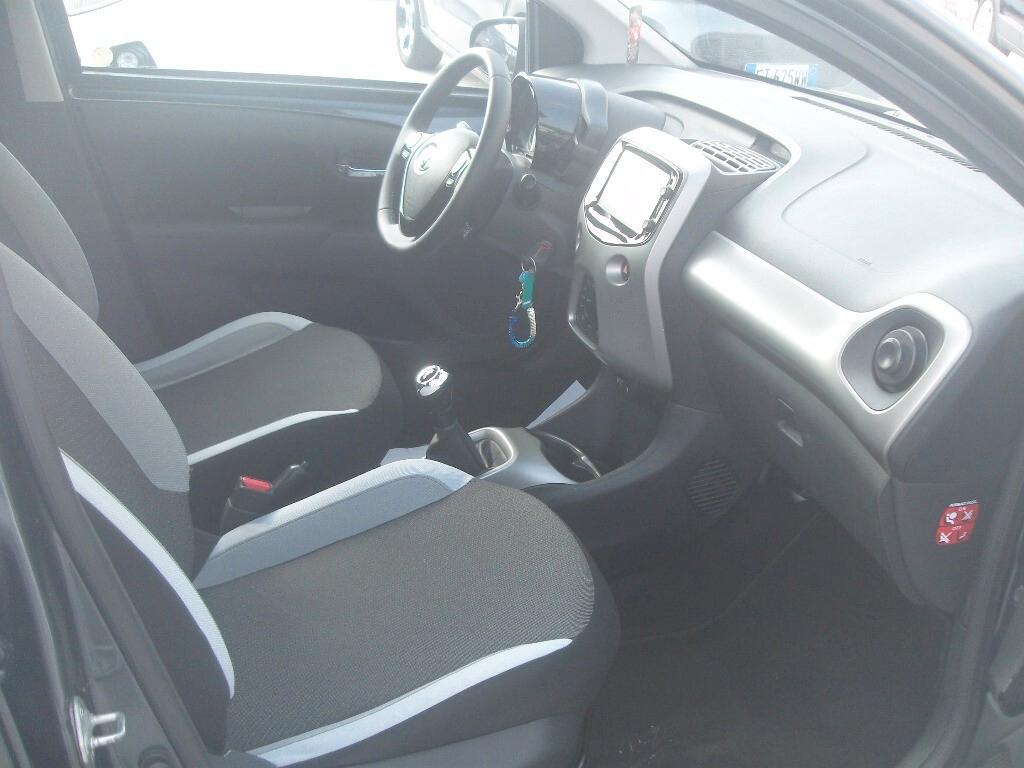 Toyota Aygo 1.0 VVT-i 69 CV 5 porte x-cool