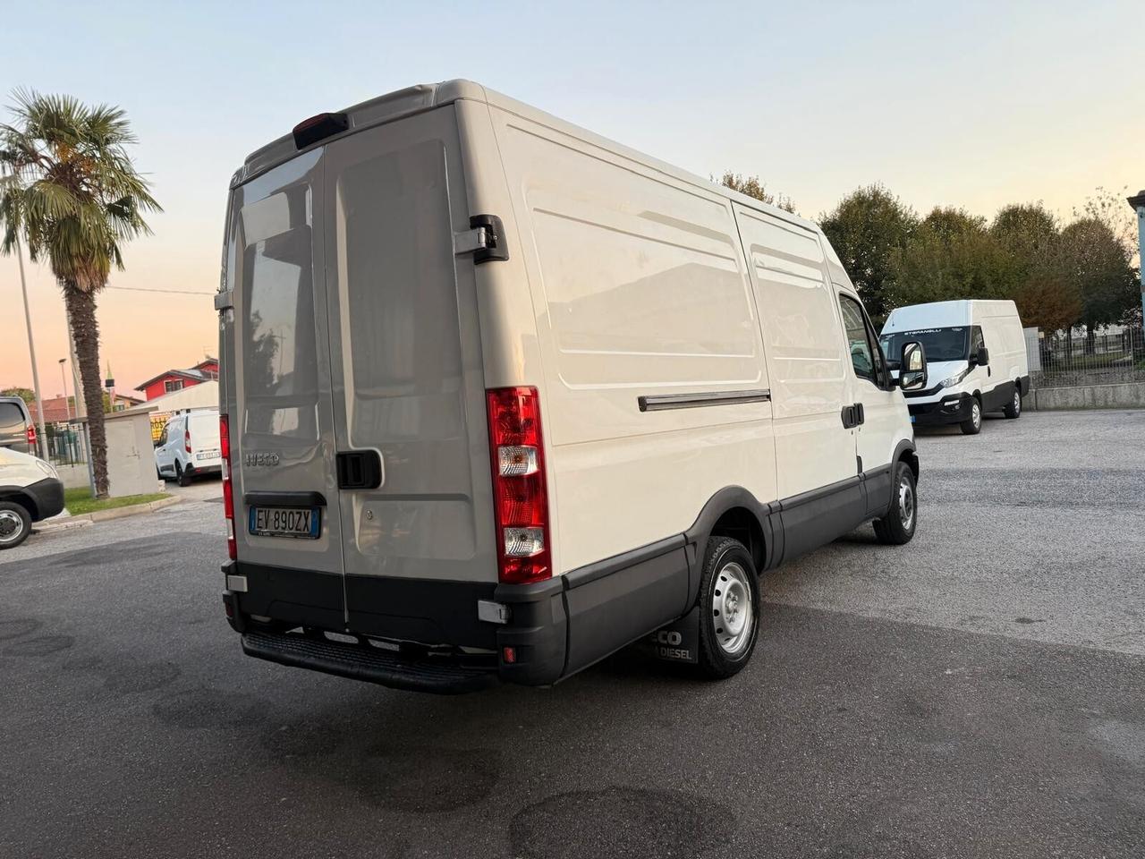 IVECO Daily 35S12 2.3 TDI 125 CV EURO 5 PASSO MEDIO