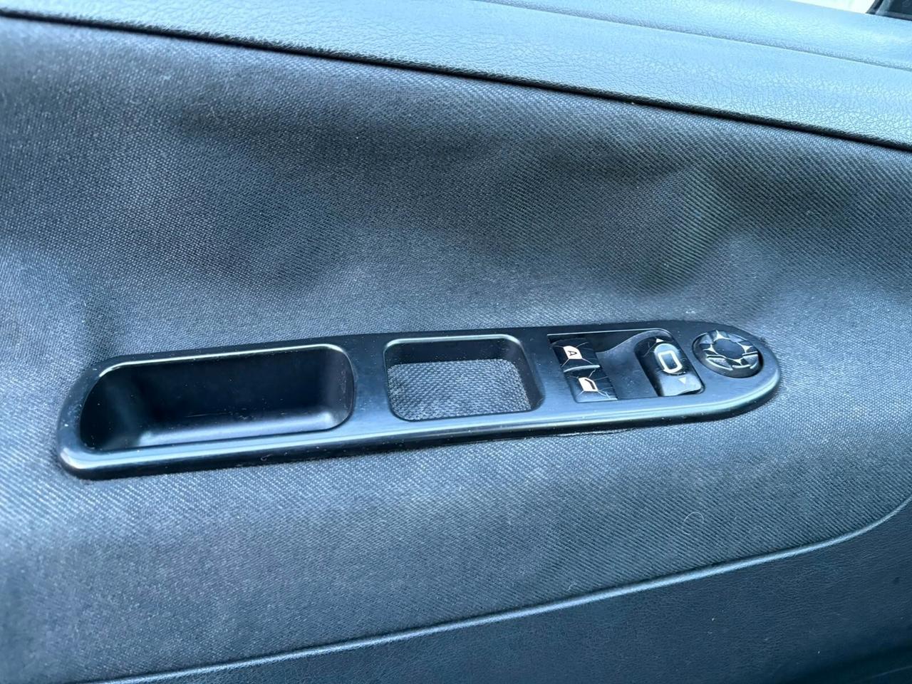 Peugeot 207 1.4 VTi 95CV 3p NEOPATENTATI