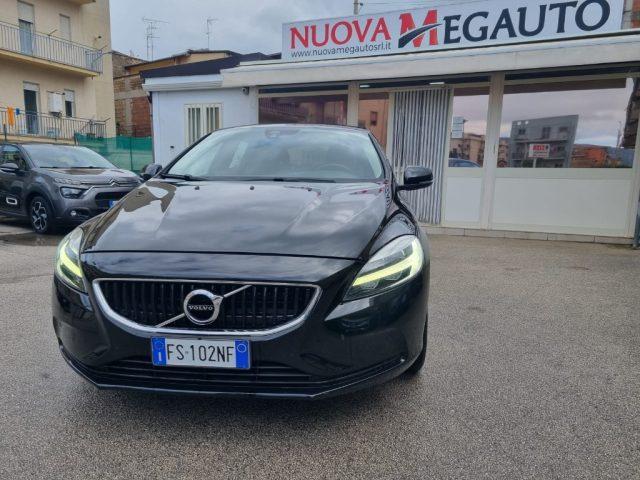 VOLVO V40 Plus