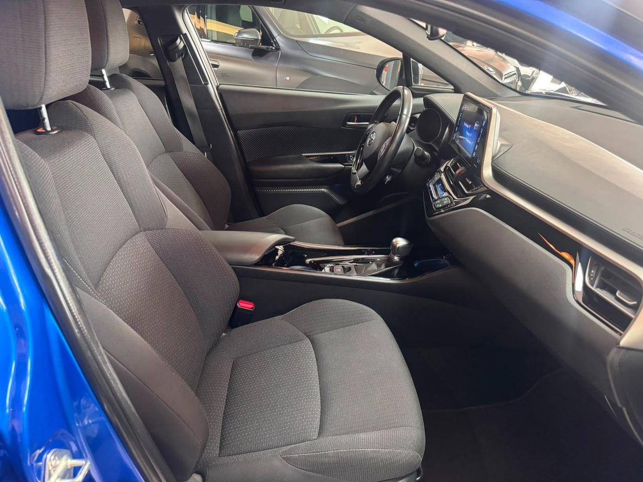 Toyota C-HR Lounge 1.8 HEV #11746