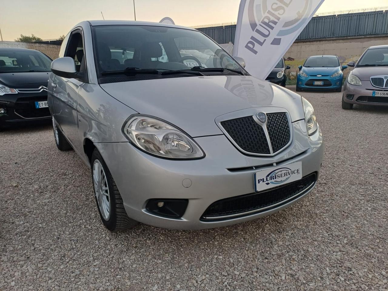Lancia Ypsilon 1.2 benzina UNICA - 2011