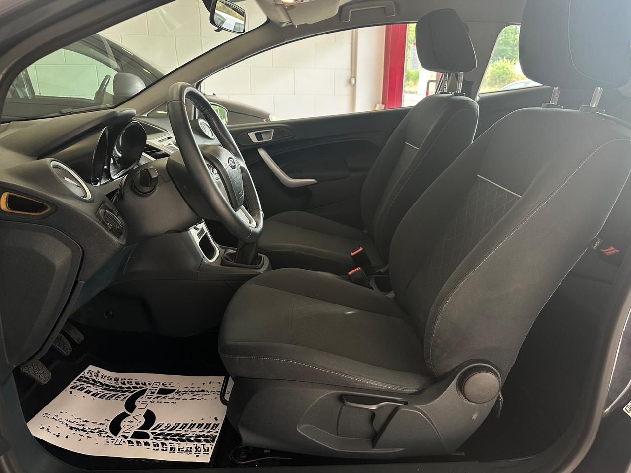 Ford Fiesta 1.4 TDCi 70CV 3 porte Titanium