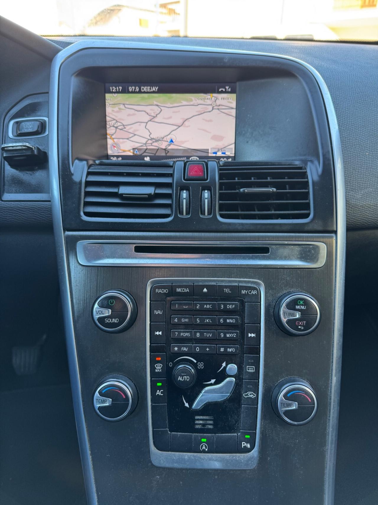 Volvo XC 60 XC60 D3 R-design Momentum