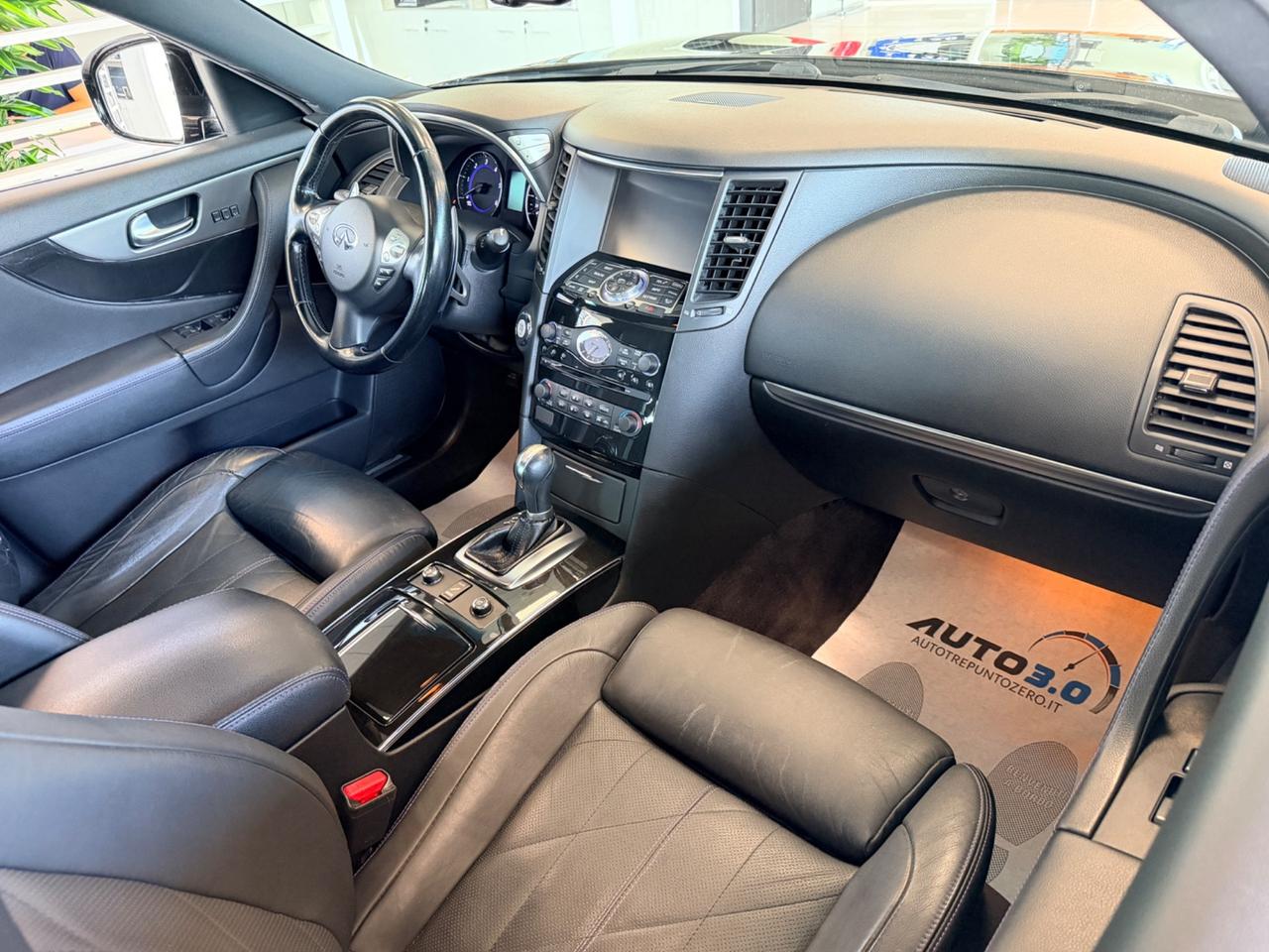 Infiniti QX70 3.0 diesel V6 AT S Premium