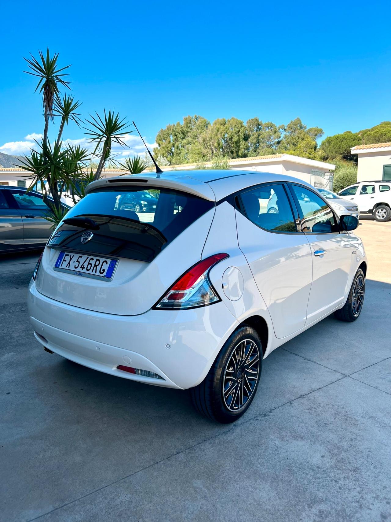 Lancia Ypsilon 1.2 69 CV 5 porte S&S Gold