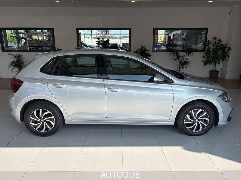 Volkswagen Polo VI 2022 1.0 tsi Life 95cv dsg