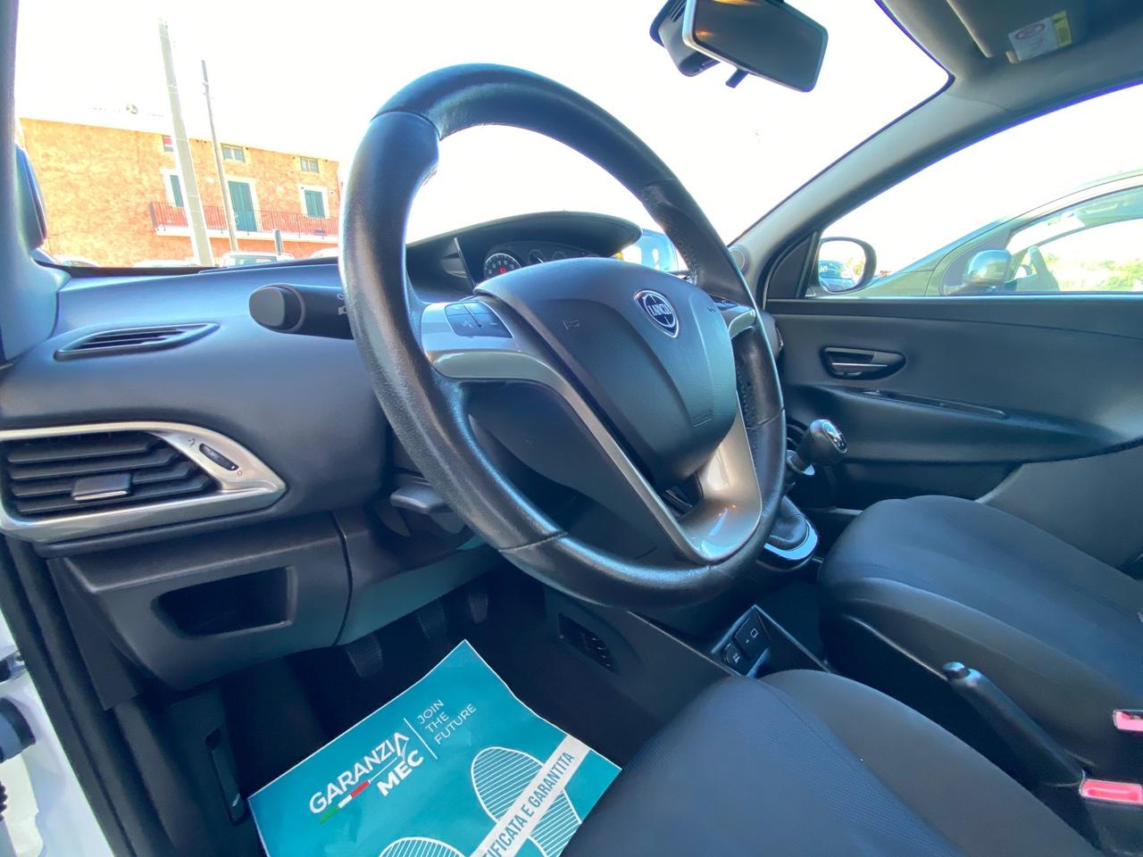 Lancia Ypsilon 1.2 69 CV 5 porte GPL Ecochic Gold