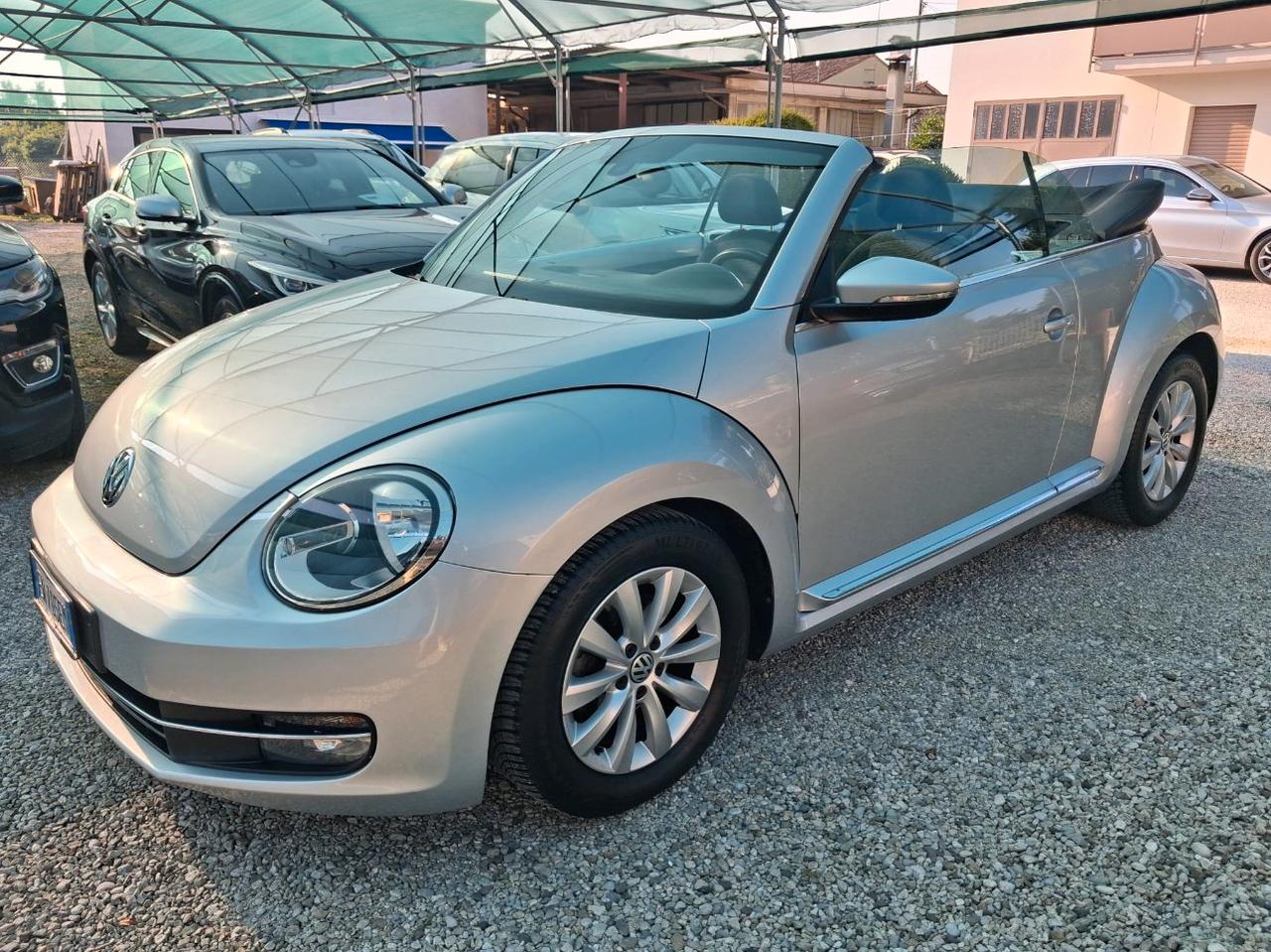 Volkswagen Maggiolino Cabrio 1.6 tdi CABRIO Design 105cv
