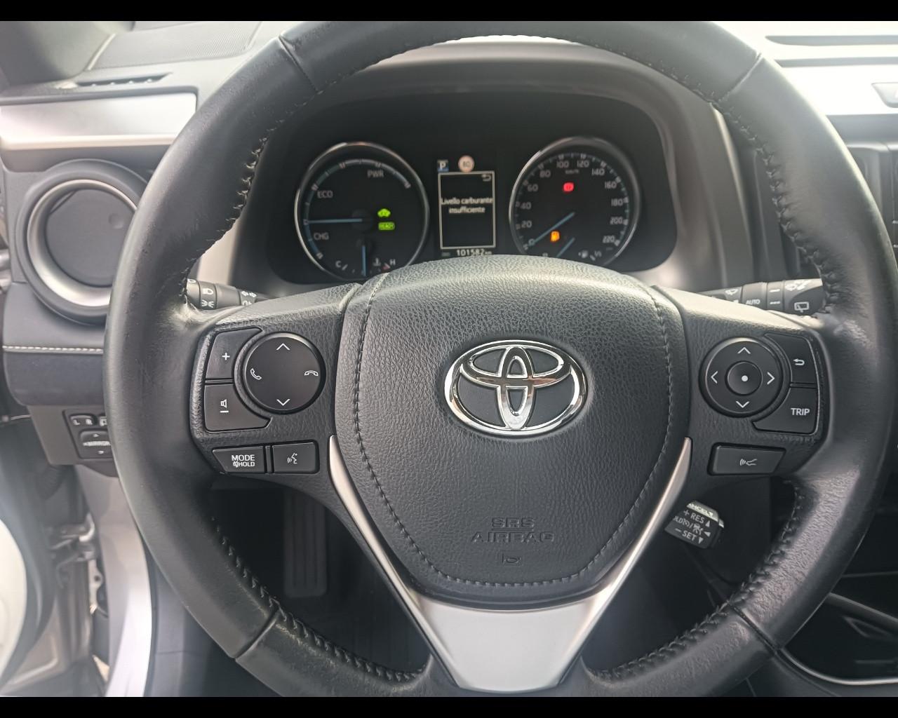 TOYOTA Rav4 IV - Rav4 2.5 vvt-i hybrid Lounge 2wd e-cvt my17