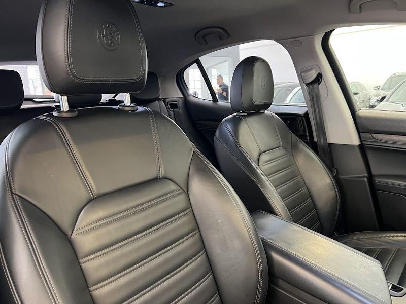 Alfa Romeo Stelvio 2.2 Turbo Diesel 210CV AT8 Q4 Business