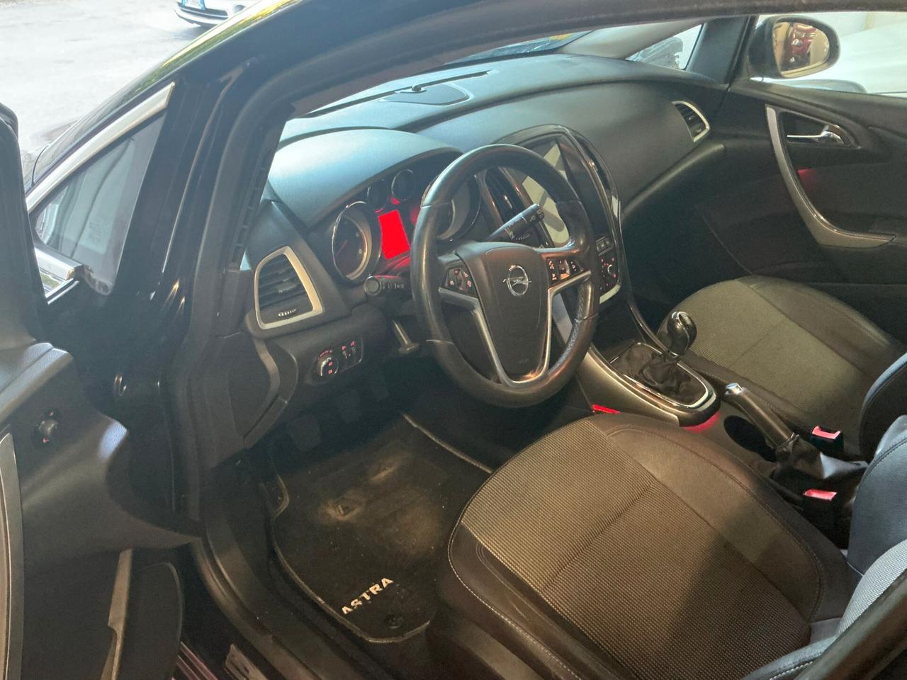 Opel Astra 1.7 CDTI 110CV Sports Tourer Cosmo 2014