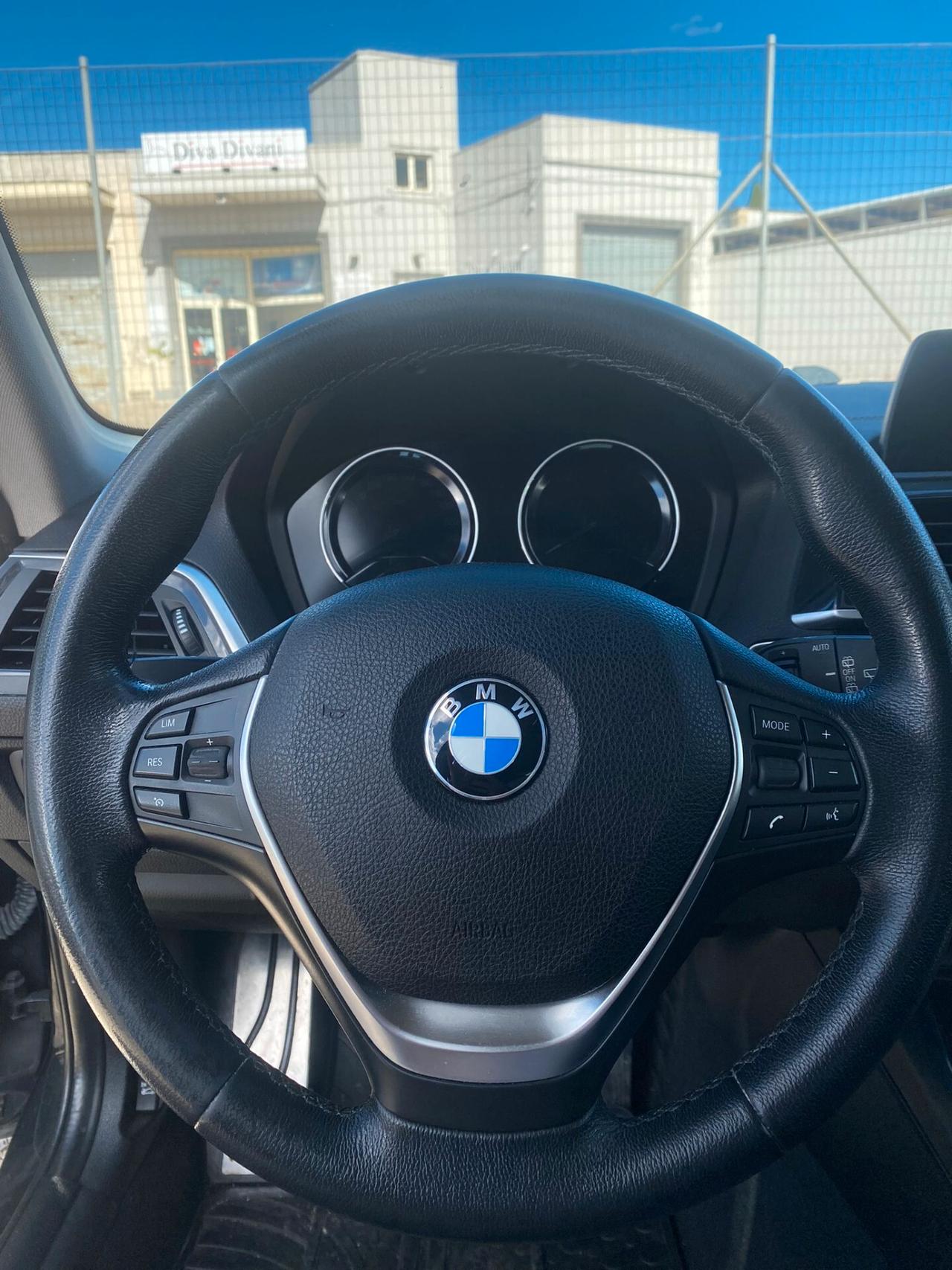 Bmw 118 118d 5p. Urban