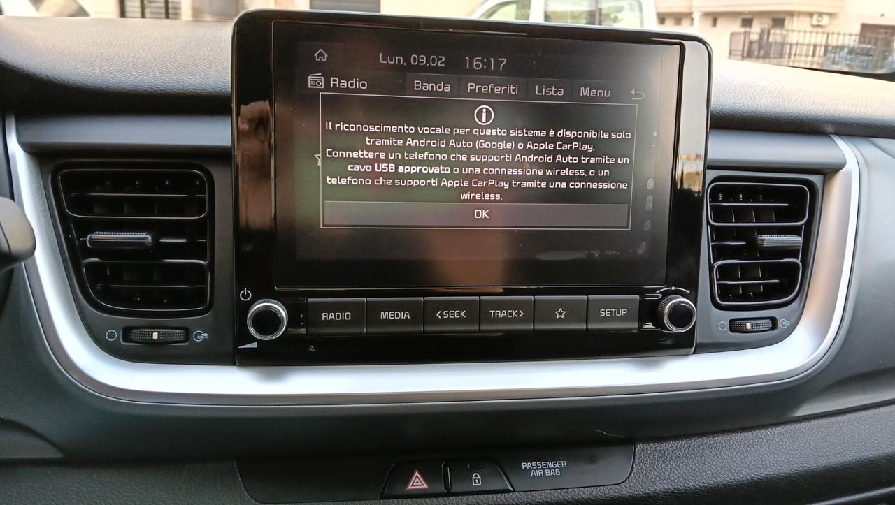 KIA STONIC 1.2 BENZ-RETROC-PREZZO PROMO!