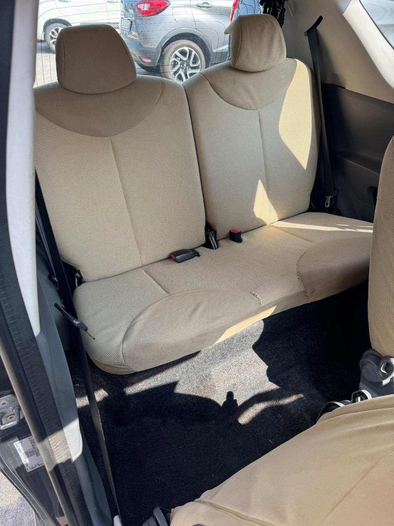 Peugeot 107 -