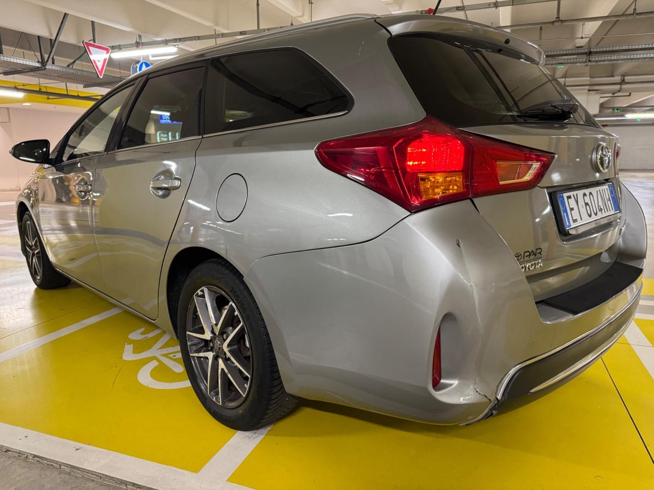 Toyota Auris Touring 1.8 Hybrid