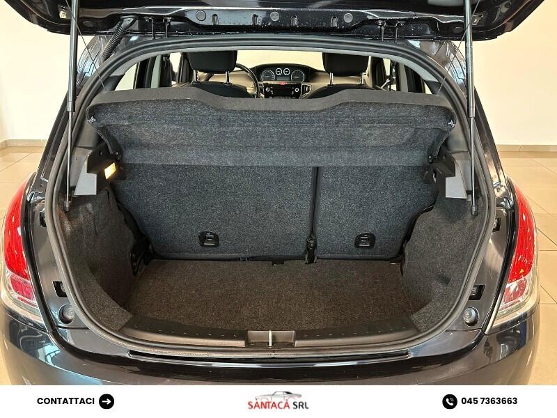 Lancia Ypsilon 1.2 69 CV 5 porte Platinum