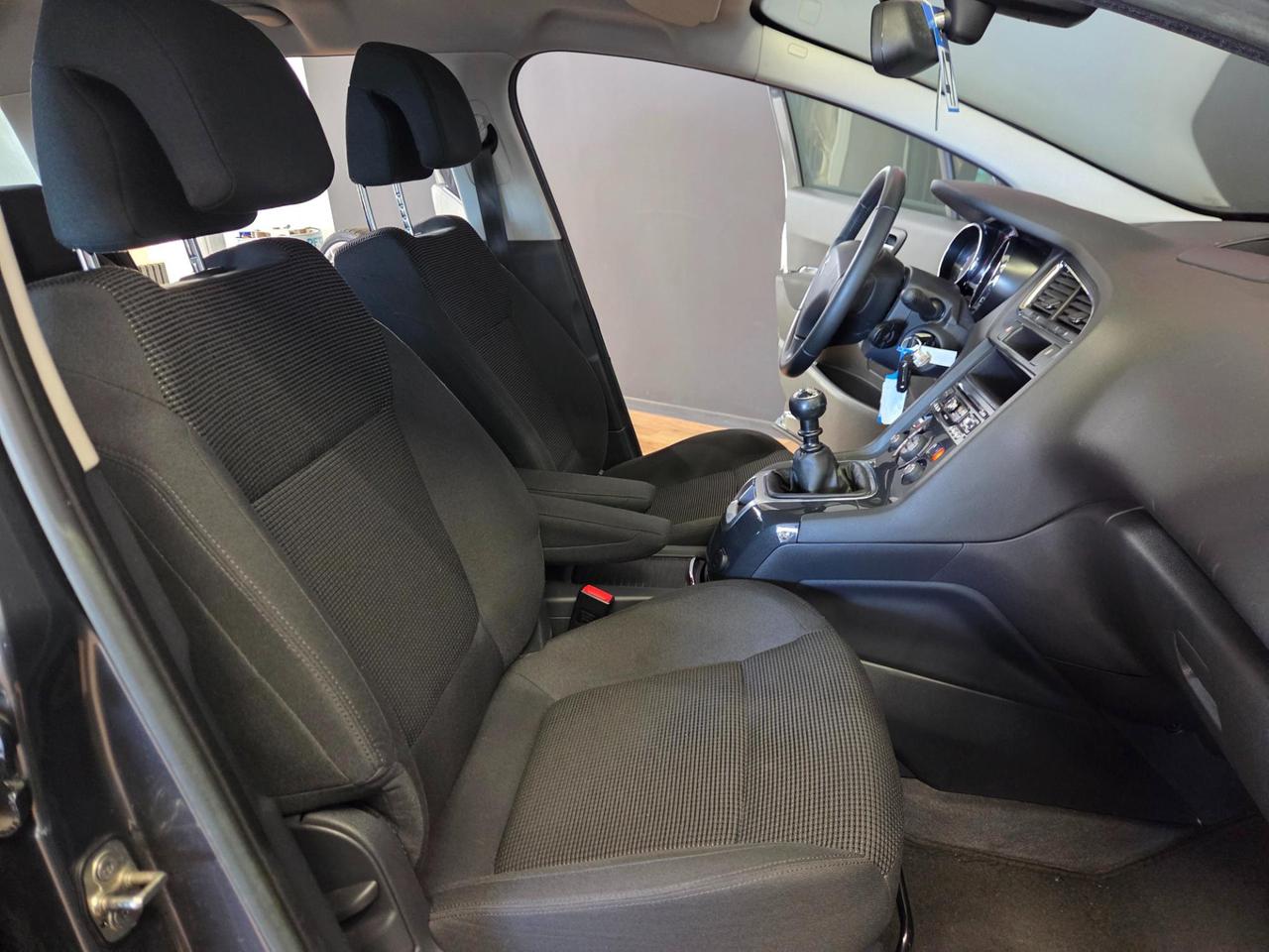 Peugeot 5008 5008 1.6 hdi 8v Business 115cv