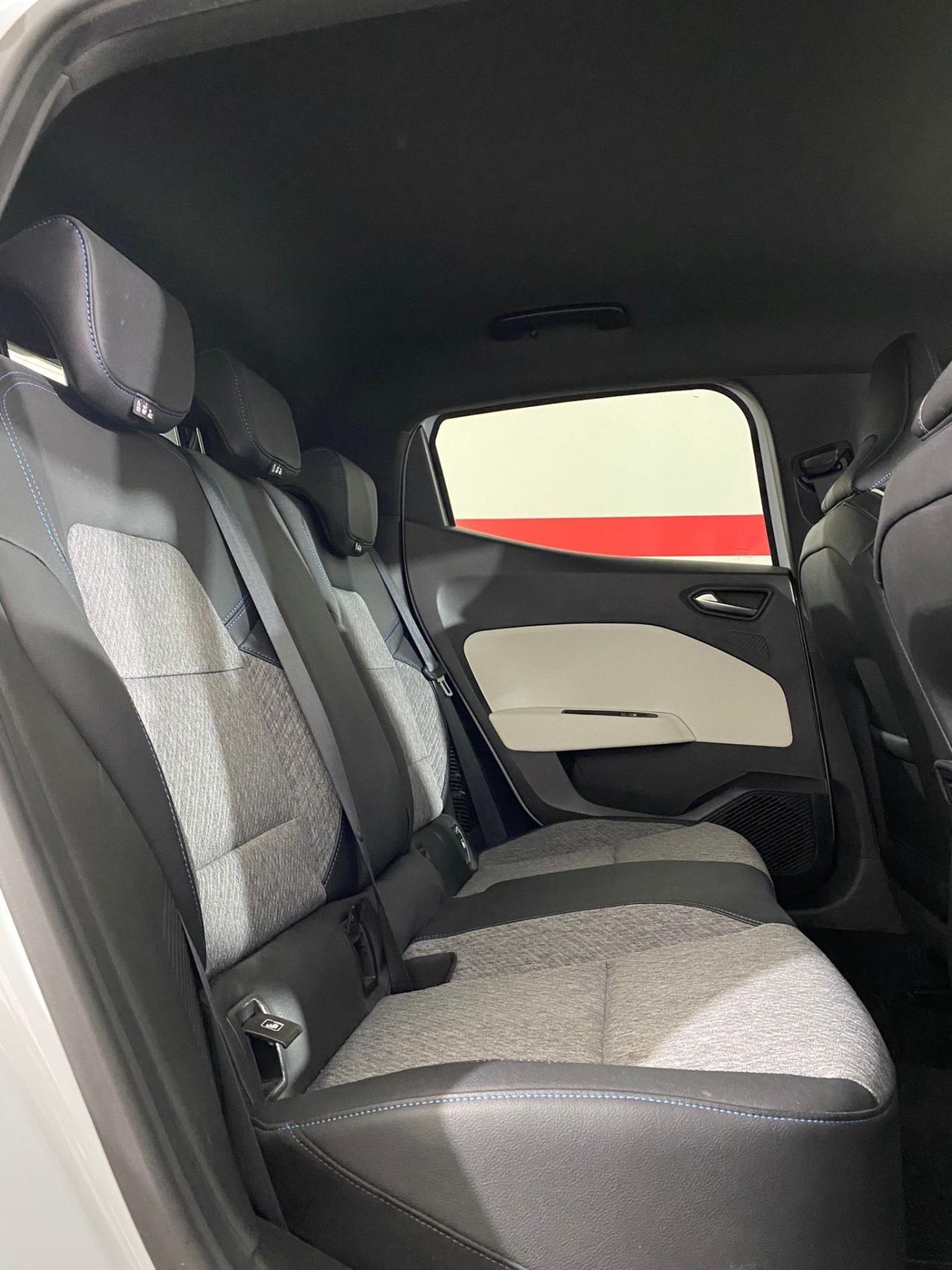 Renault Clio Full Hybrid E-Tech 140 CV 5 porte Initiale Paris