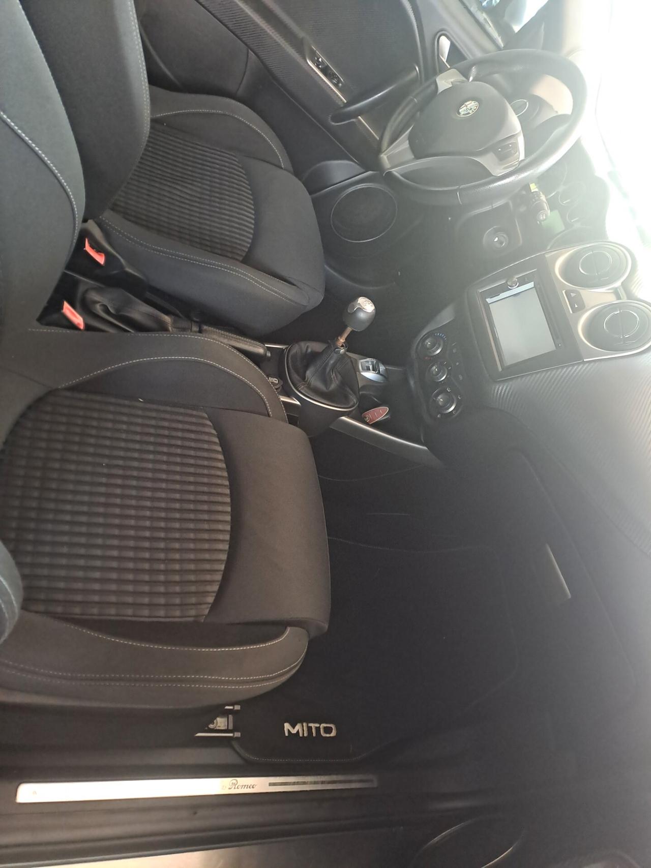 Alfa Romeo MiTo 1.4 T 120 CV Distinctive Premium Pack