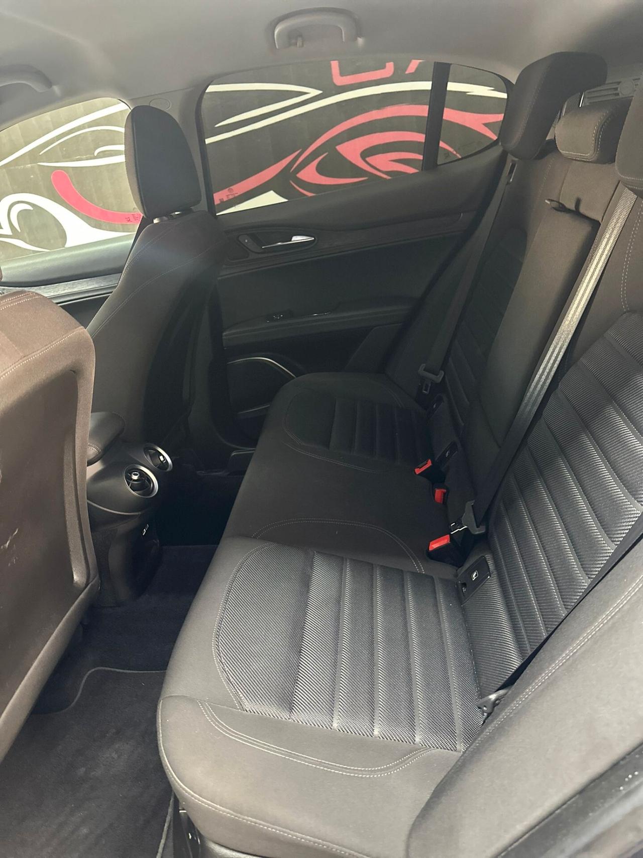 Alfa Romeo Stelvio 2.2 Turbodiesel 160 CV AT8 RWD Business