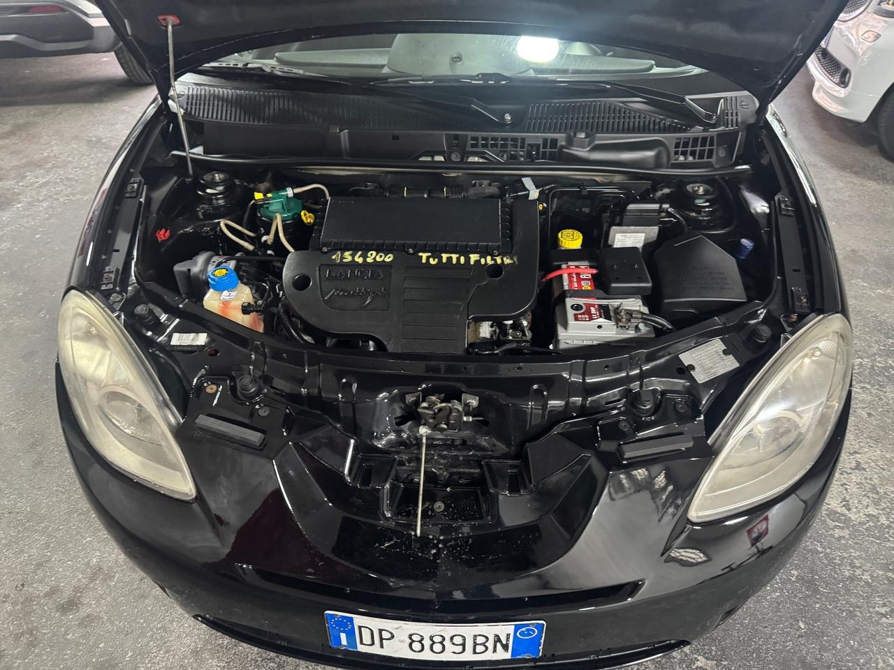 Lancia Ypsilon 1.3 MJT 75 CV MomoDesign