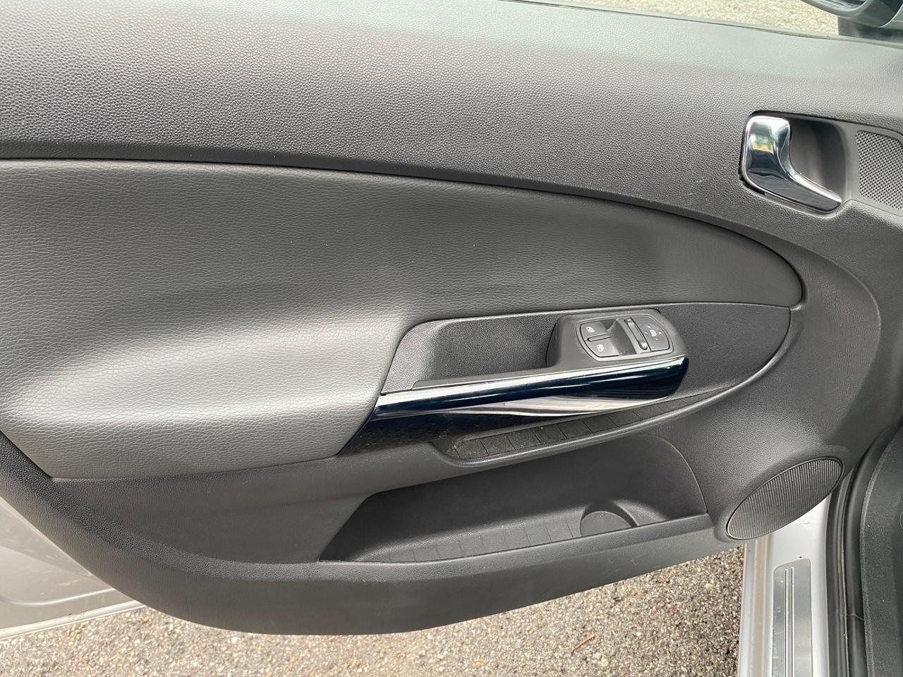 Opel Corsa 1.2 5 porte Elective