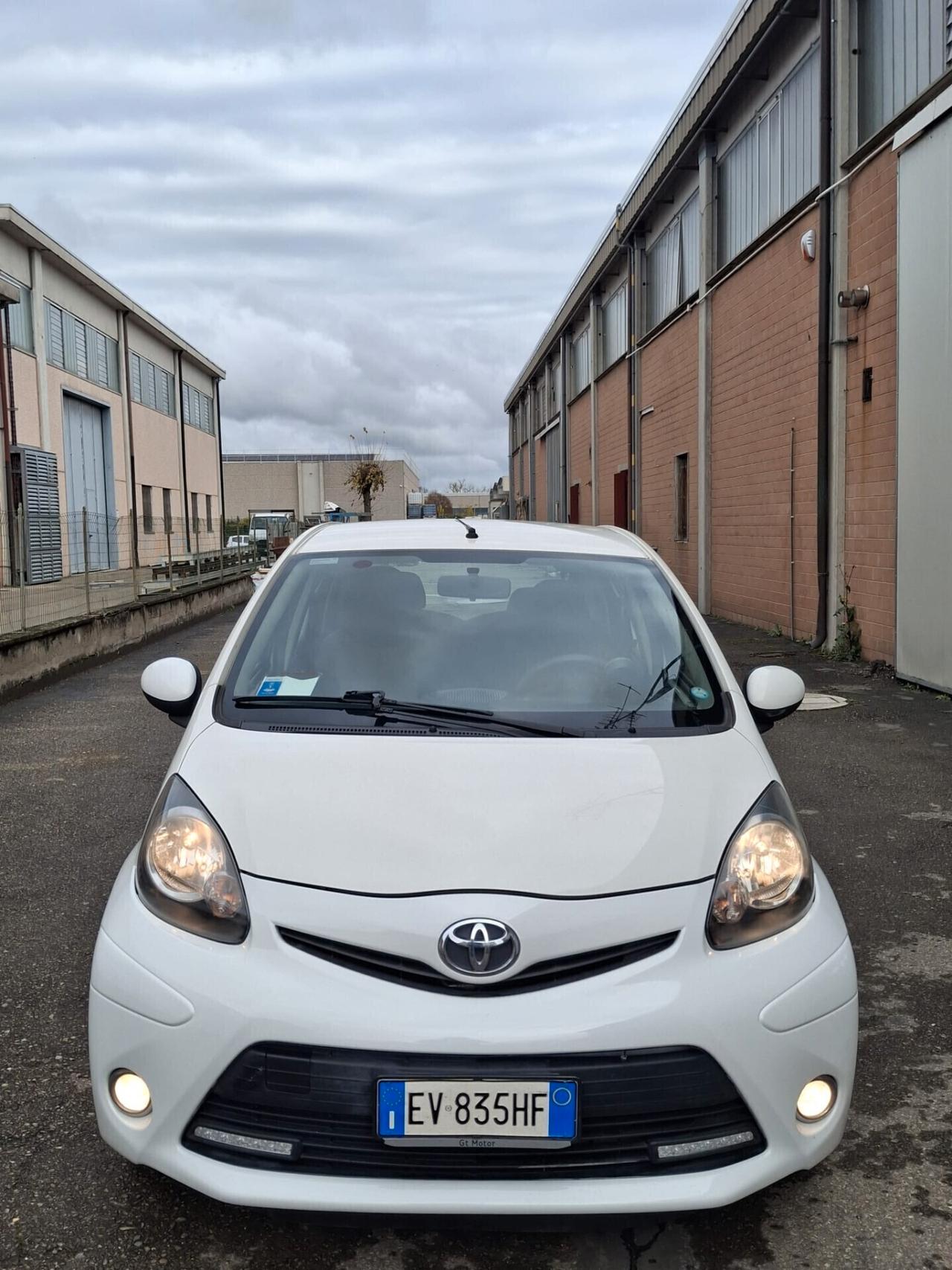 Toyota Aygo 1.0 12V VVT-i 5 porte Cool Soda Connect