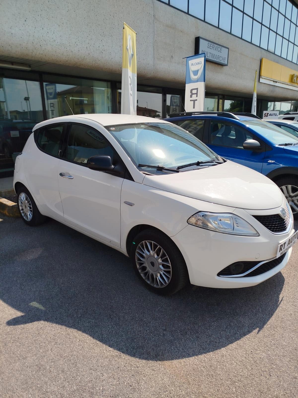 Lancia Ypsilon 1.2 69 CV 5 porte Gold