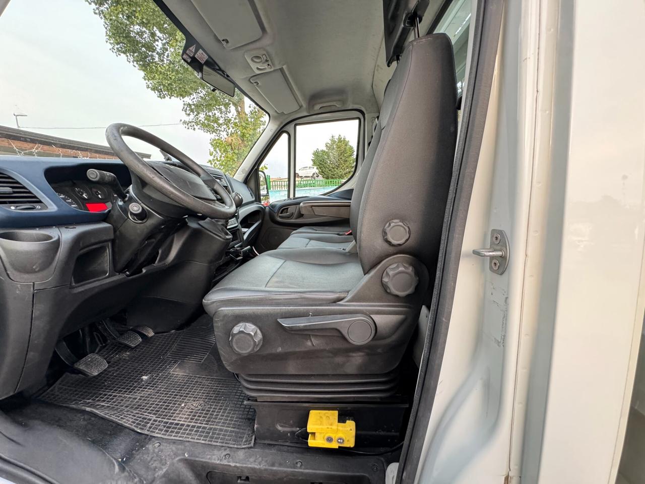 Iveco Daily 35c15 Ribaltabile (patente B)