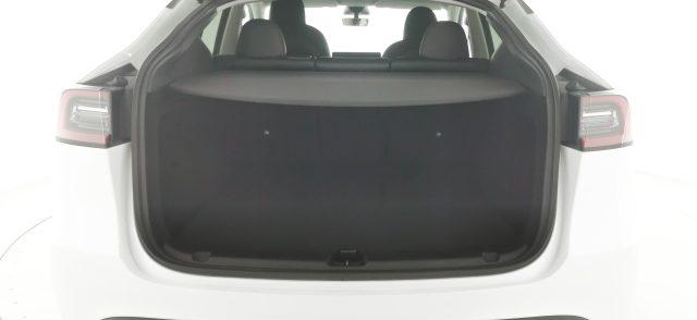 TESLA Model Y Performance Dual Motor AWD -con Autopilot avanzato