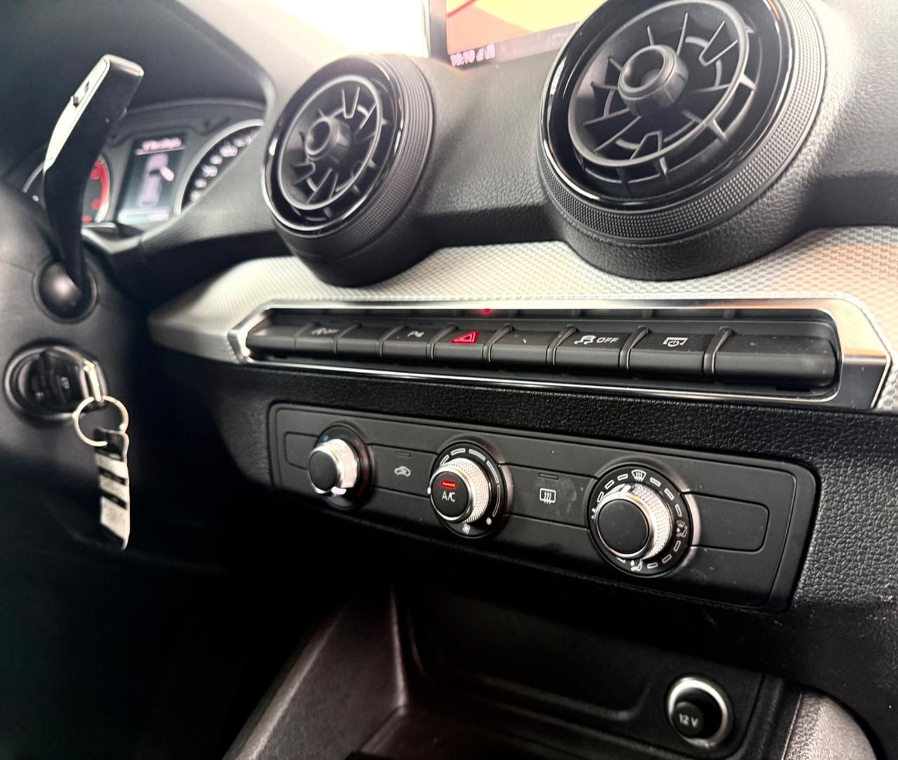 AUDIQ2 1.6 TDI S tronic *NAVI