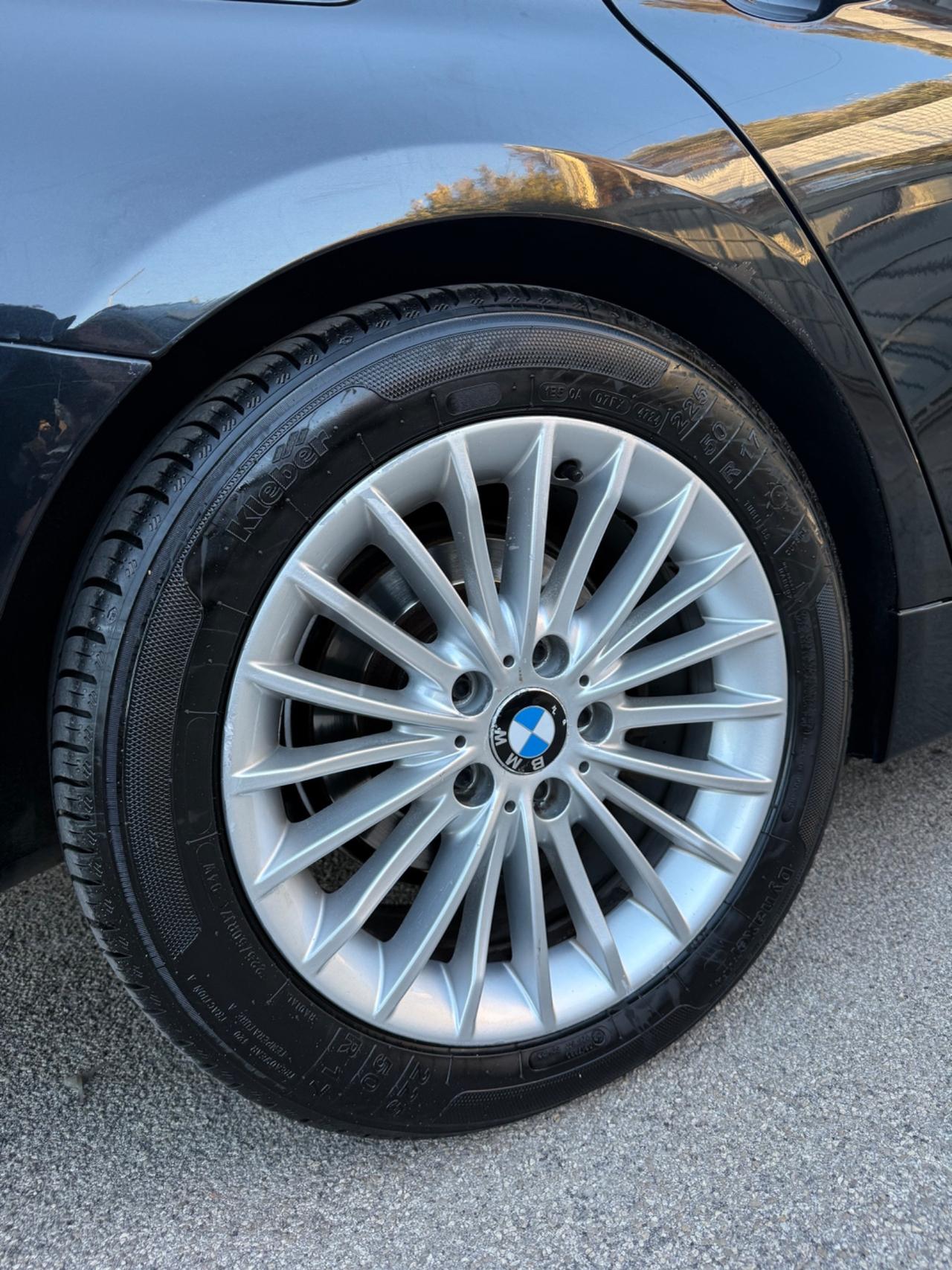 BMW 318d Touring Luxury,Navi,Bluetooth,Climatronic,Led+Xeno,ecc.