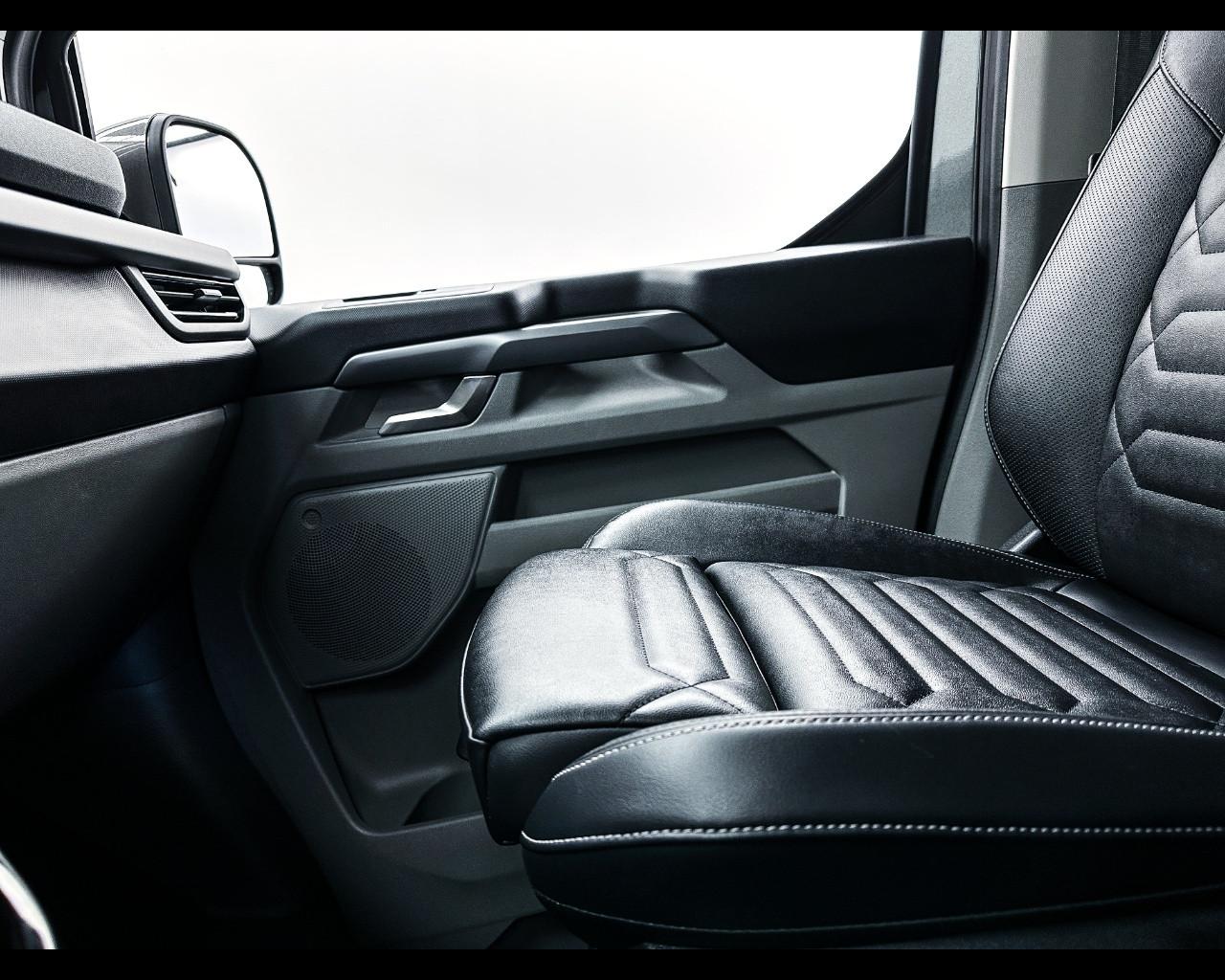 FORD Tourneo Custom 2ªs - Tourneo Custom 320 2.0 EcoBlue 170CV aut. PC Titanium