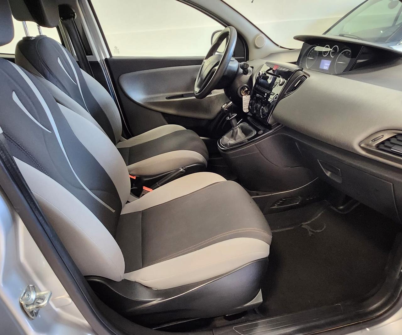 Lancia Ypsilon BENZ/METANO 85CV