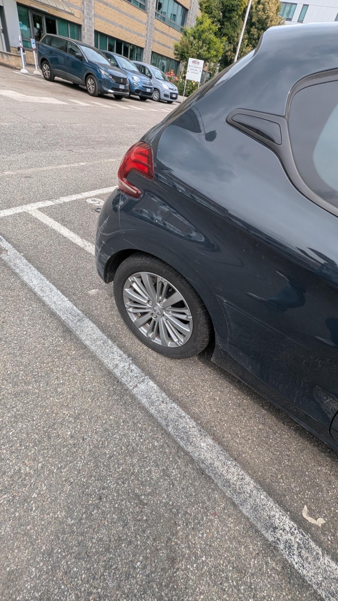 Peugeot 208 2016 1.2 benzina euro6b incidentata