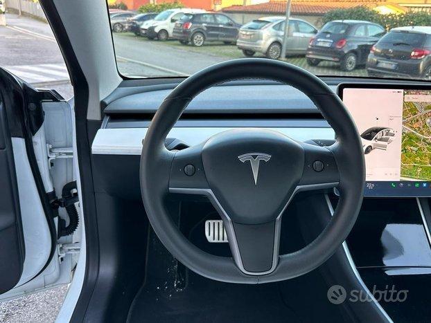 TESLA Model 3 - 2020