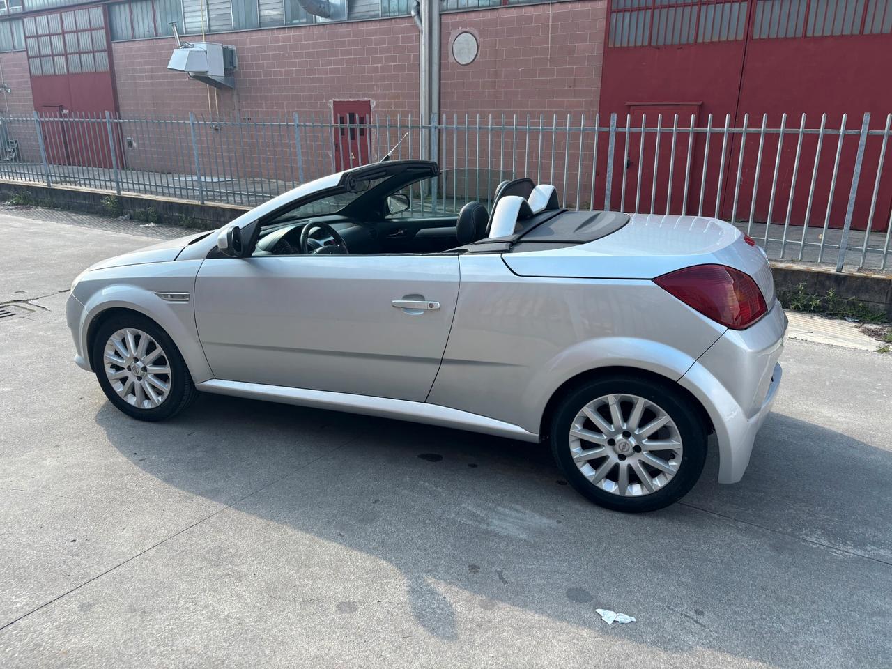 Opel Tigra TwinTop 1.4 16V Sport