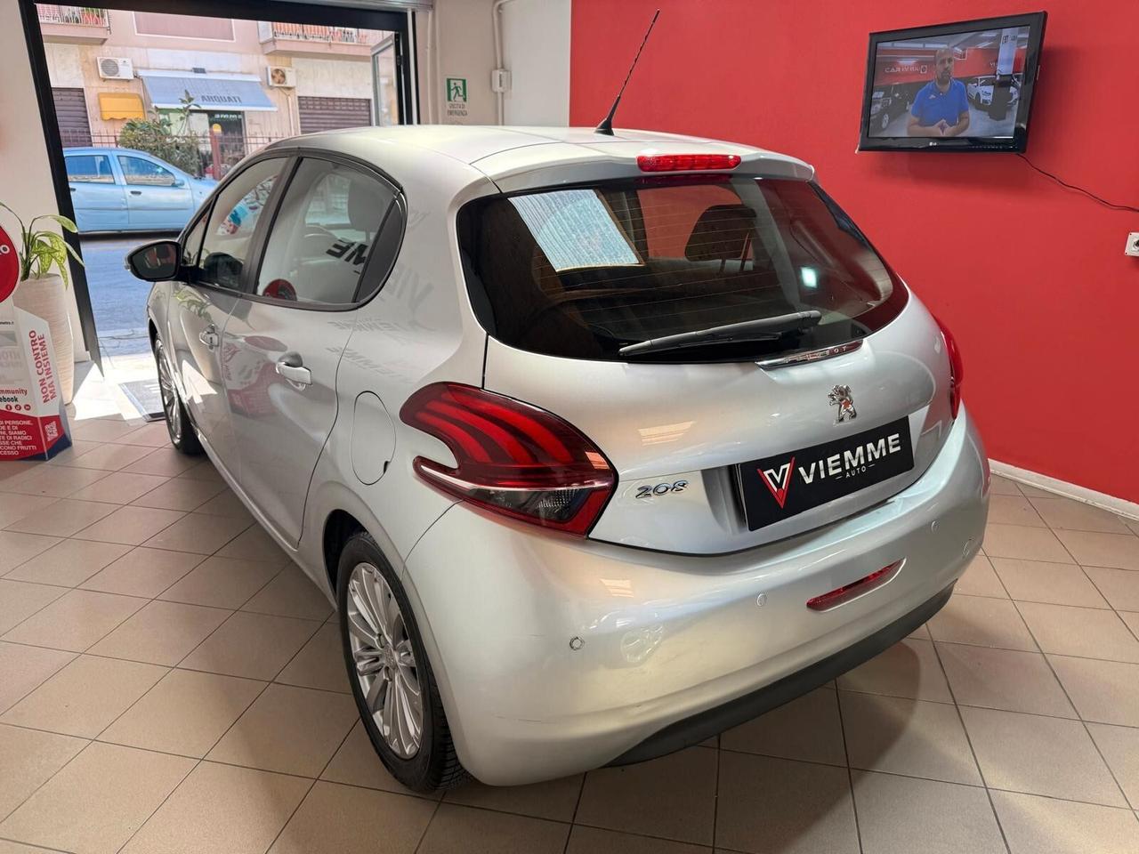 Peugeot 208 PureTech 82 5 porte Allure