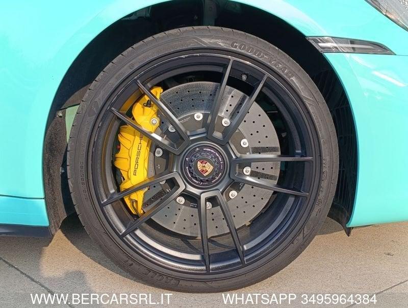 Porsche 911 Carrera 4 GTS