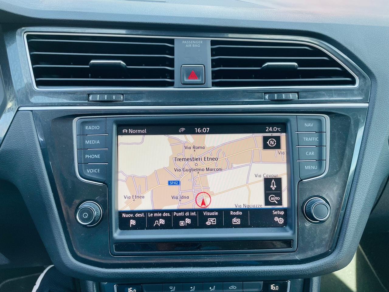 Volkswagen Tiguan 2.0 TDI SCR DSG 4MOTION Business BMT