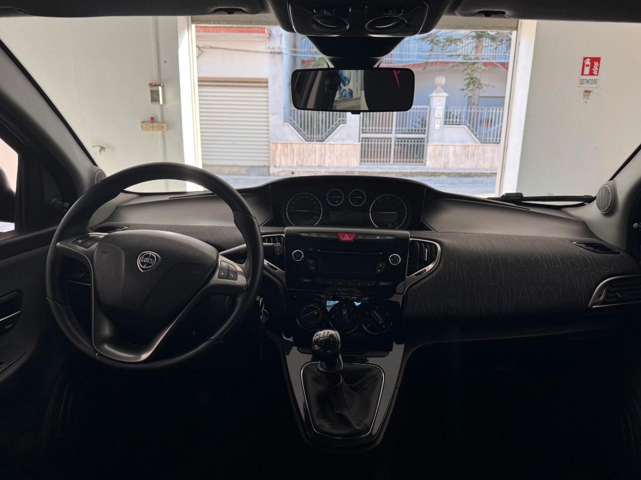 Lancia Ypsilon 1.2 69 CV 5 porte Elefantino