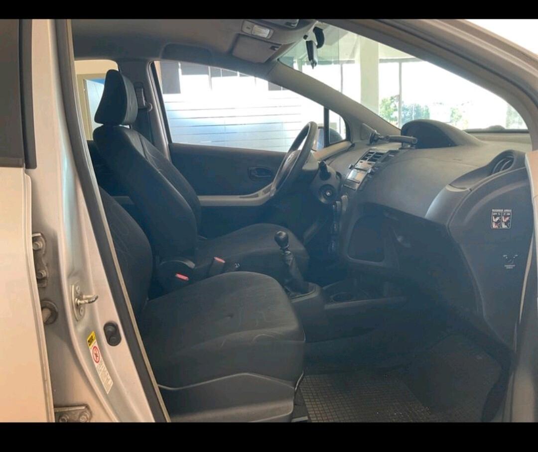 Toyota Yaris 1.4 D-4D DPF 5 porte 2011